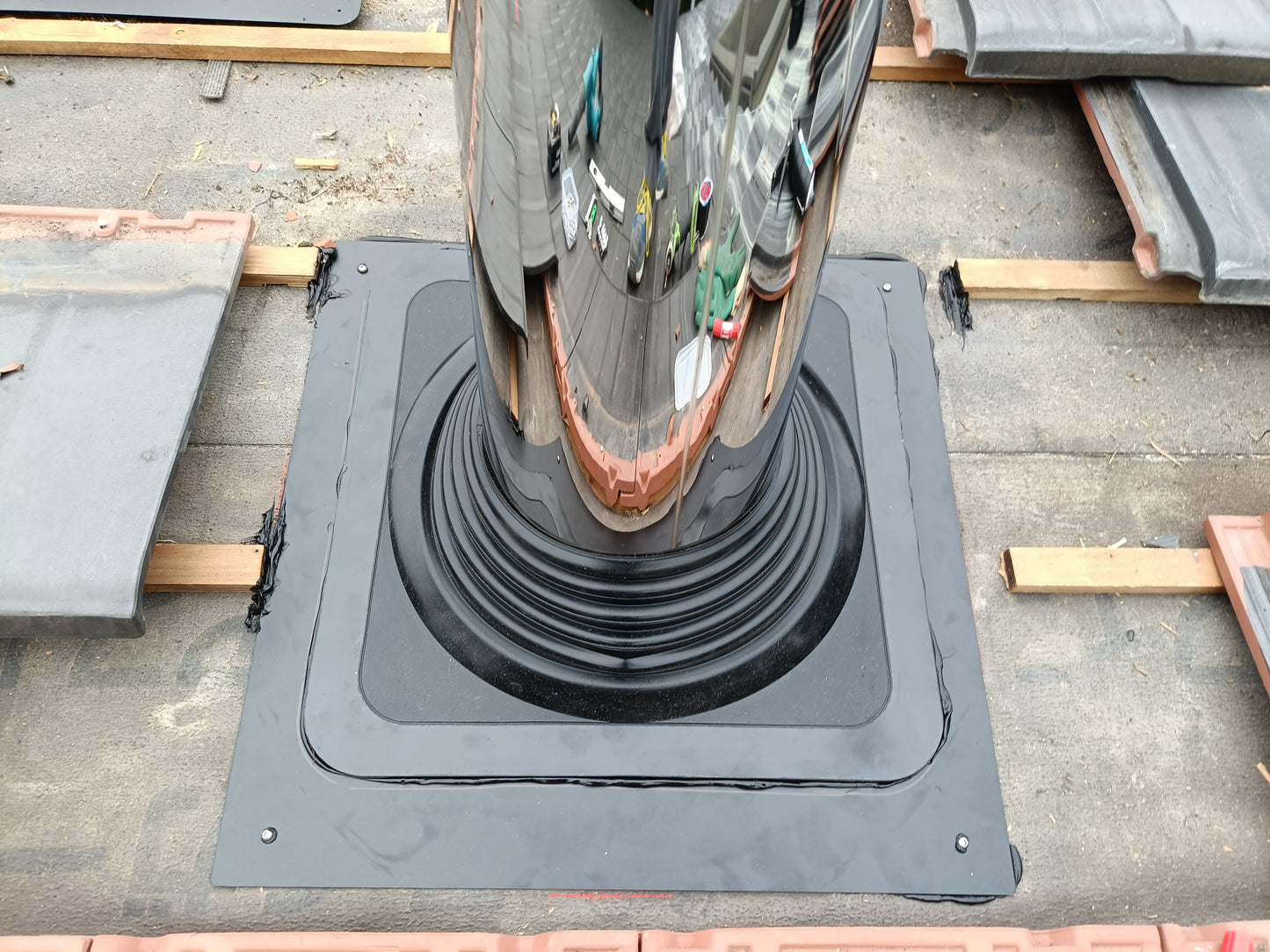 ◎●”角型シリコンフラッシング 煙突外径175~200ミリ用 フラット屋根・穏勾配屋根・チムニー囲い用