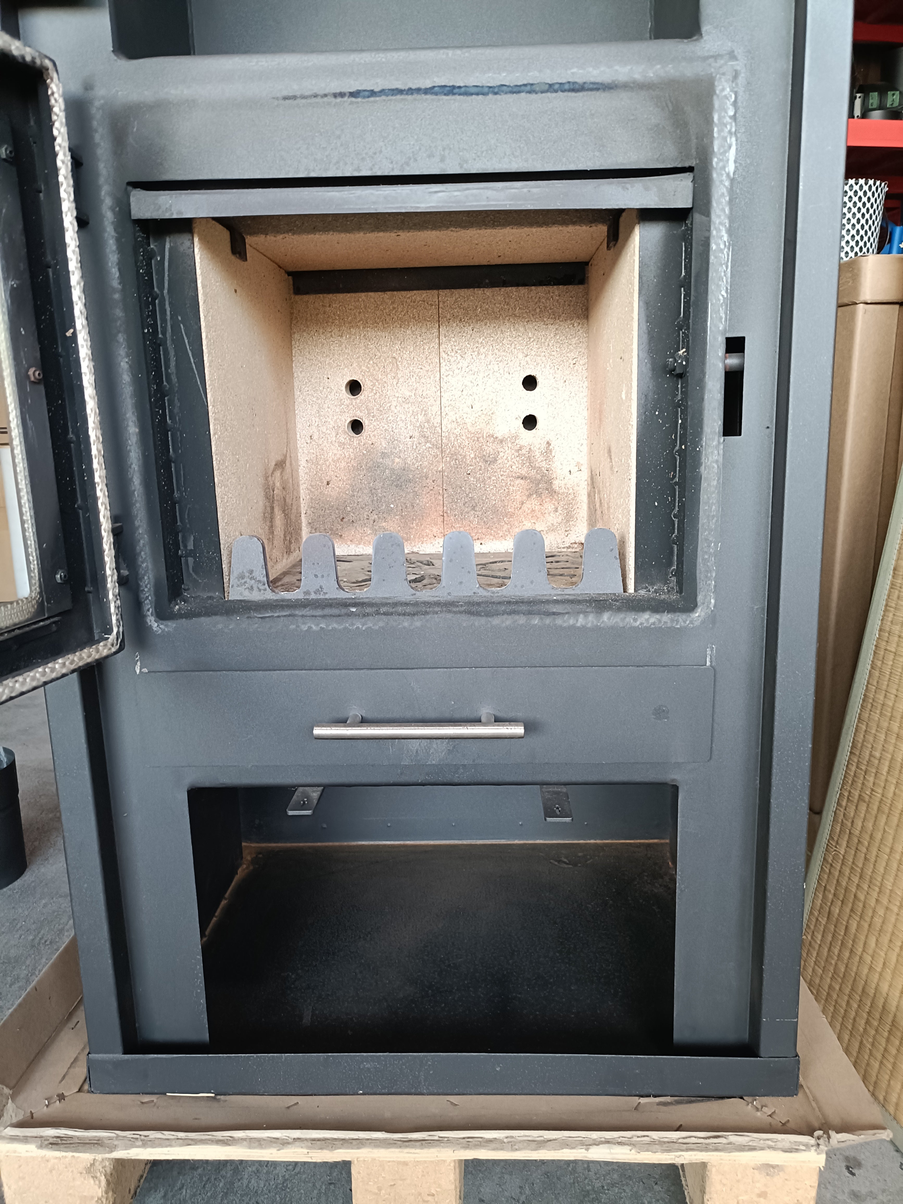 薪ストーブ展示品処分 鋼板製 – 山のえんとつ屋