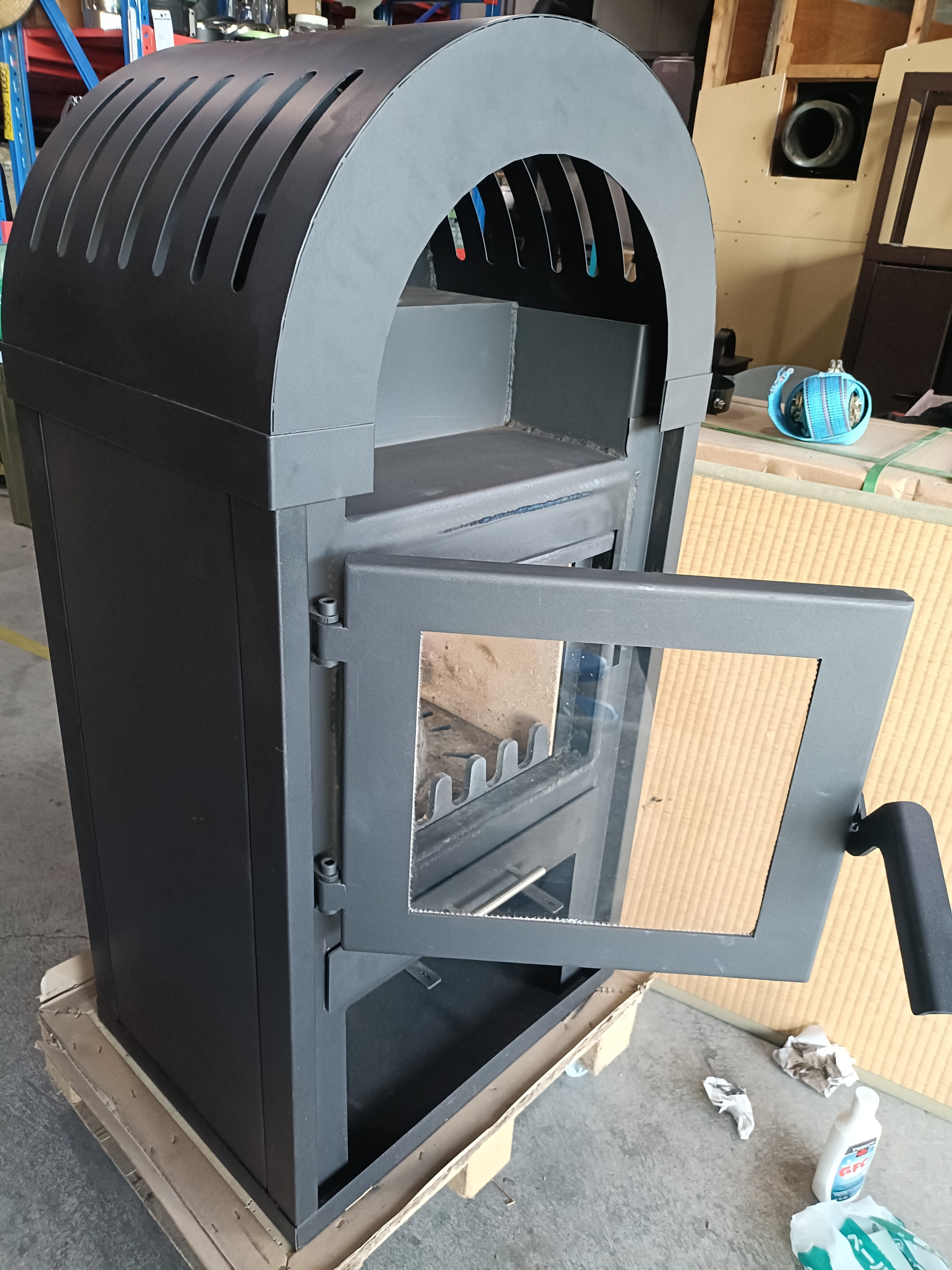 薪ストーブ展示品処分 鋼板製 – 山のえんとつ屋