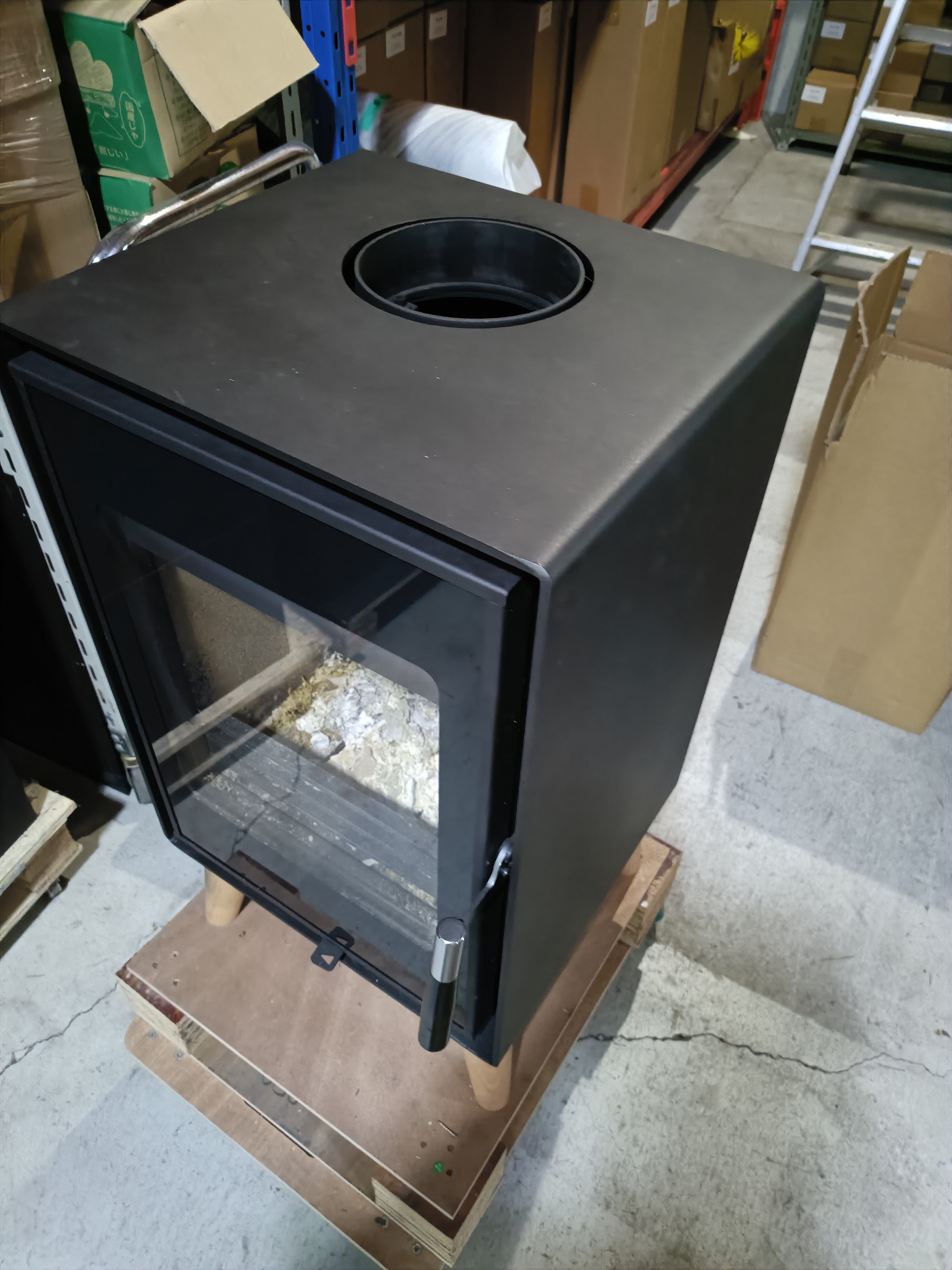 薪 SUPRA社製薪ストーブ Jaccoのサンプル品 – 山のえんとつ屋
